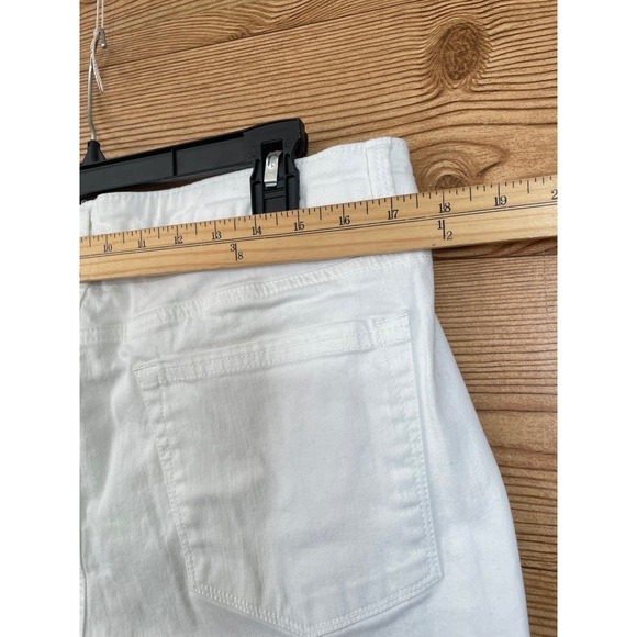 Riders by Lee Bermuda Shorts Womens 16M White Excellent Midrise Stretch Cotton - Picture 6 of 9